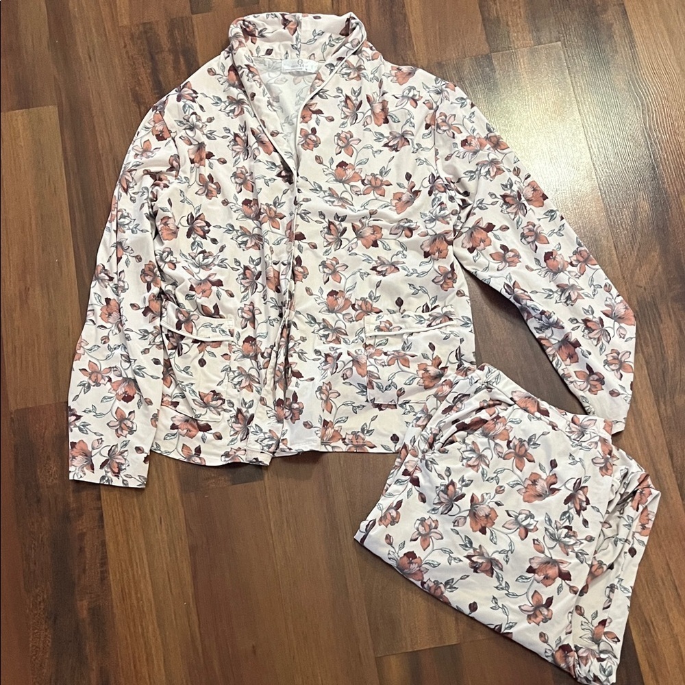 Heidi and Oak Floral Pajama Set Large